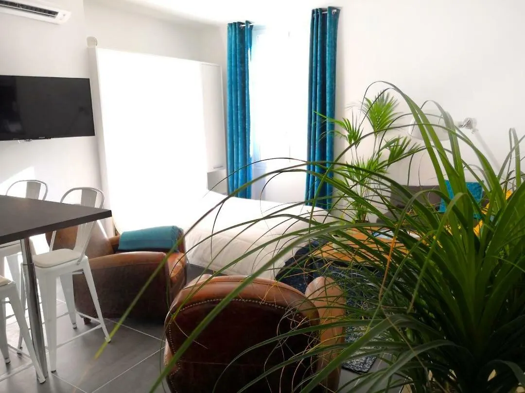 Beautifully Bright Apartment In Old Town Saint-Tropez