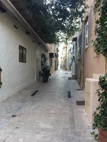 Beautifully Bright Apartment In Old Town Saint-Tropez